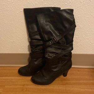 Adorable black heel boots!